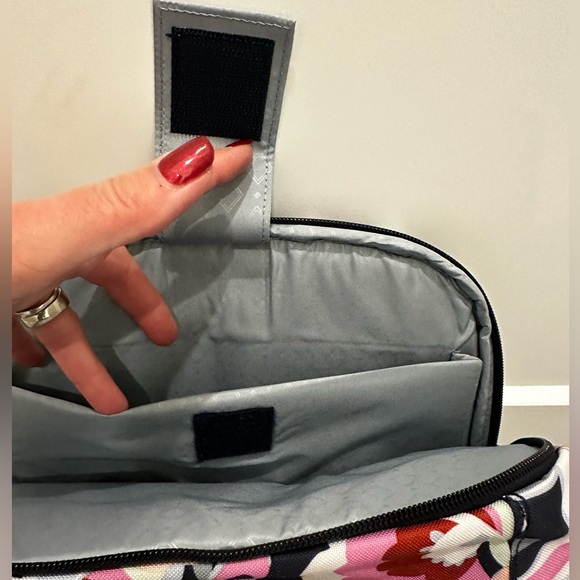 Vera Bradley Adventure Travel Backpack NWT - Picture 8 of 15